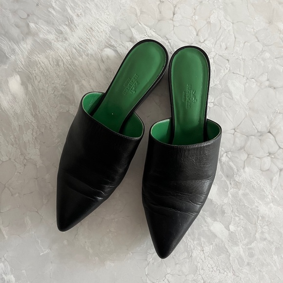 Hermes’ Mules - Picture 1 of 12